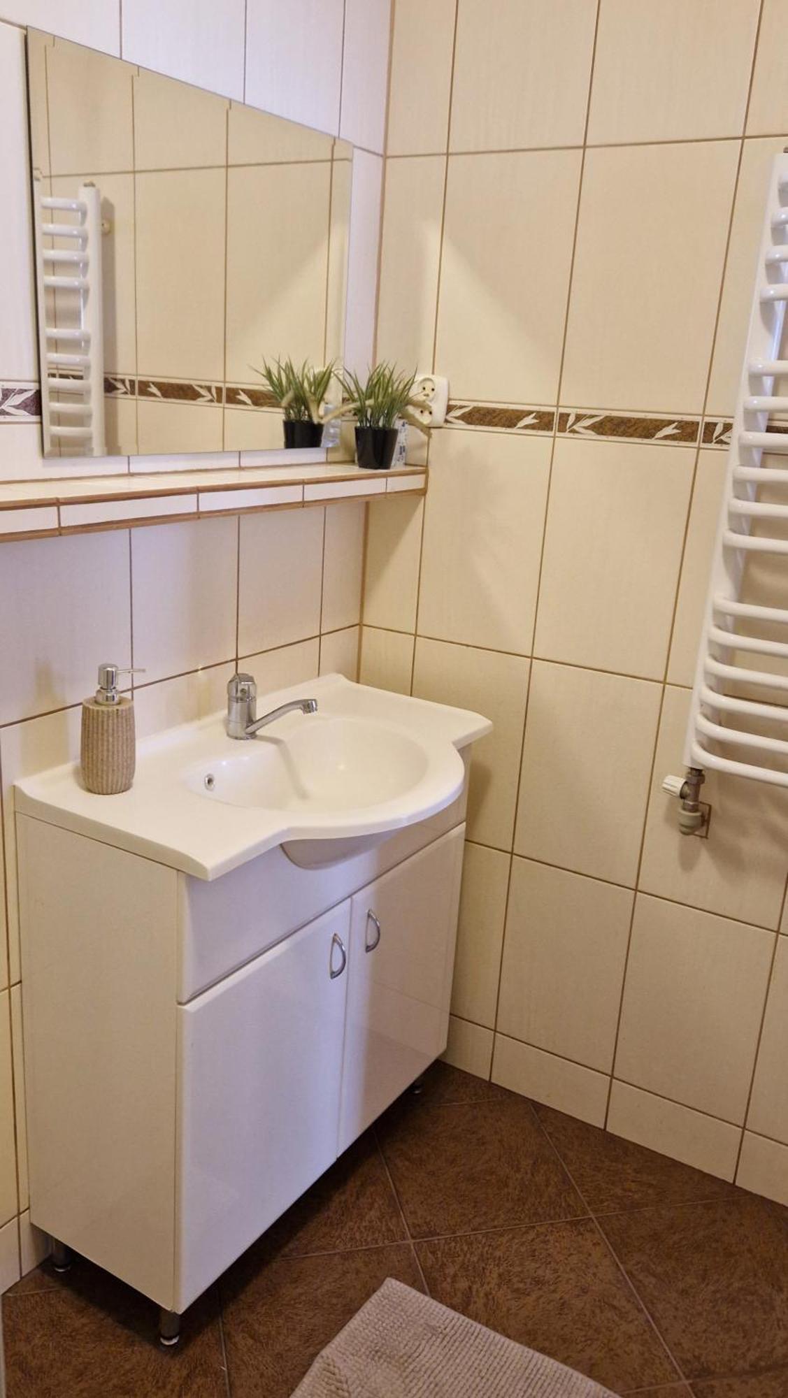 Apartment W Centrum Piwnicznej